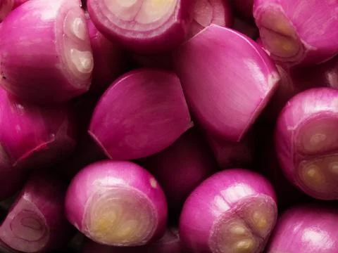Peeled shallots Stock Photos