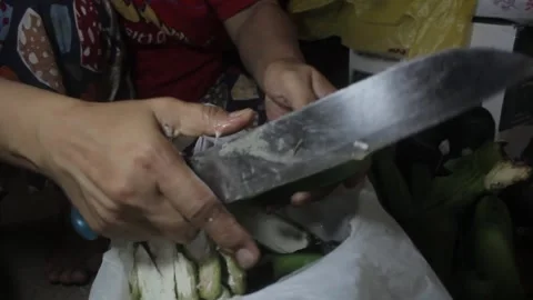 Peeling bananas Vídeo Stock 286106712