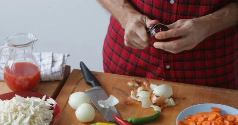 Peeling off red onion Stock Footage 146244999