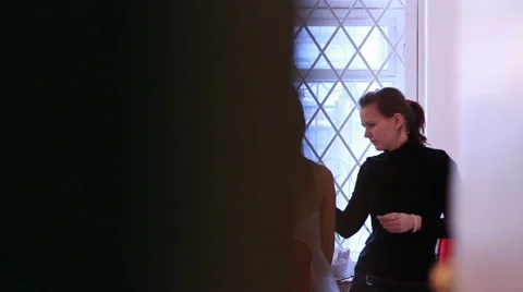 Peeping over the work of bodypaint master Stock Footage 58154113