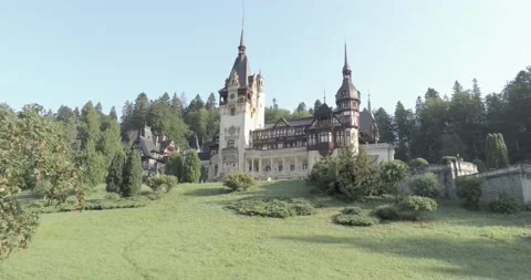 Peles castle drone flying in Stock Footage 182792688