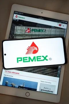 Pemex logo displaying on smartphone Fotos de archivo