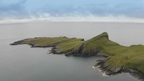 Peninsula of Neist Point Lighthouse Stockbeeldmateriaal 124258829
