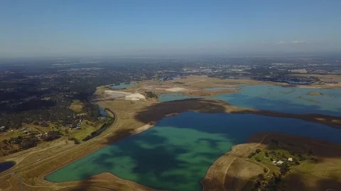 Penrith Lakes 4K Drone shot Stockbeeldmateriaal 80932980