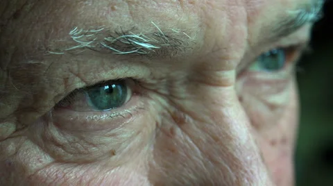 Pensive elderly man: thoughtful elderly man, sad old man Vídeo Stock 56152439