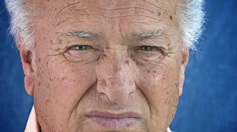 Pensive lonely old man close up portrait: elderly retired man portrait Stock Footage 64214199