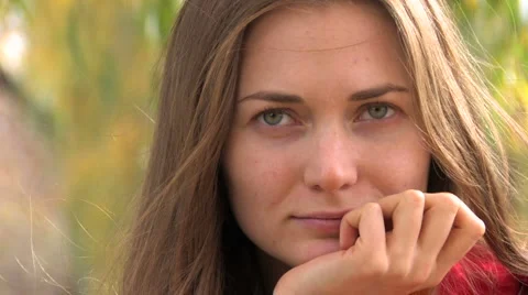 Pensive look 스톡 동영상 1016213