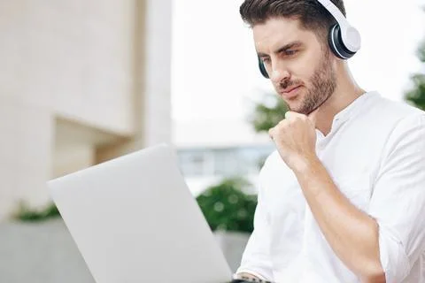 Pensive software developer Foto stock