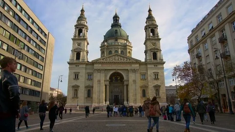Peolpe walking in front of the St Stephen's Basilica in Budapest, Hungary. Stock Footage 121883878