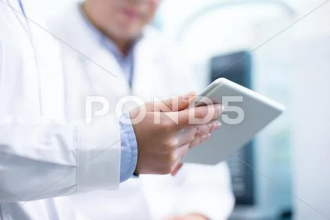 People Analysis Chemical Experimental Data With Tablet