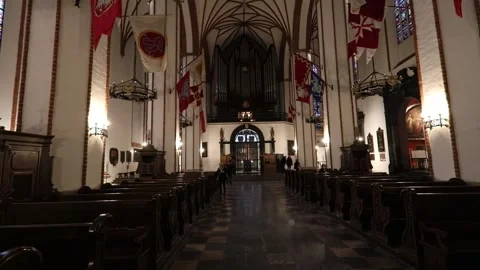 People are looking at the interior St. John's Archcathedral during christmas Stock Footage 142514570