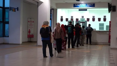 People are queue to buy train ticket at the counter Video stock 110905042