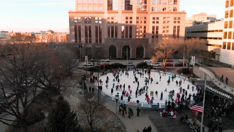 People are skating in Red Arrow Park. View from above 库存影片 100470035