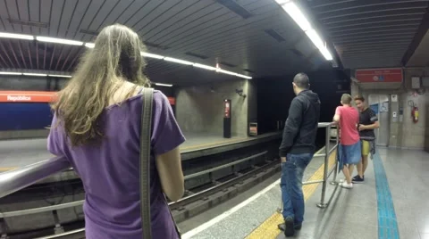 People are waiting for a train at the red line station of sao paulo Stock Footage 57829080