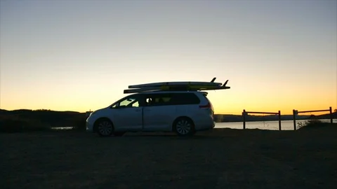 People arriving to surf. 스톡 동영상 88370951