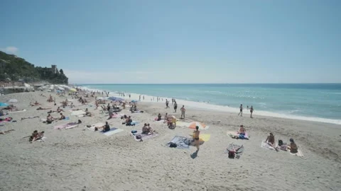 People on the beach after lockdown coronavirus 库存影片 143484704