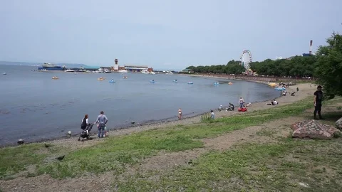 People on the beach Vídeo Stock 91669568