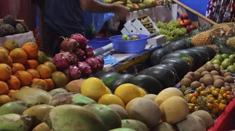 People buy fruits on the local indian market Stock Footage 59798337