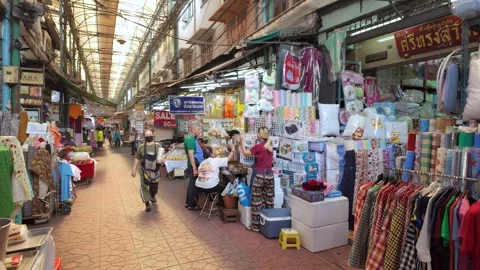 People can seen exploring and shopping around Bangkok's Chinatown. Stock Footage 318840086