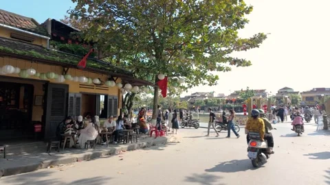 People can seen exploring around Hoi An, Vietnam 库存影片 329953155