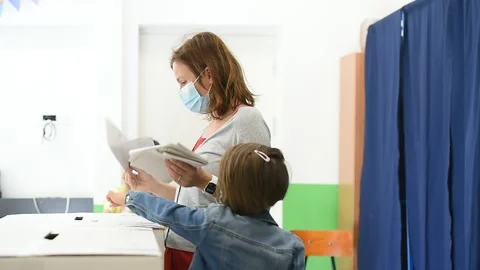 People casting their votes during local elections in Bucharest Video stock 139973553