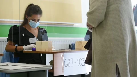 People casting their votes during local elections in Bucharest 스톡 동영상 139973603