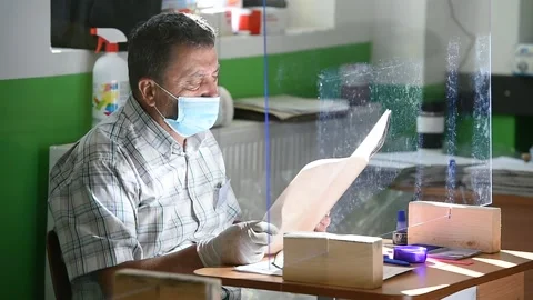 People casting their votes during local elections in Bucharest Video stock 139973622