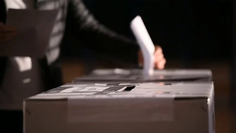 People casting votes 스톡 동영상 70791450