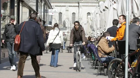 People in the city Video stock 1812682