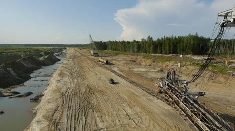 People on crane jib 库存影片 53067149