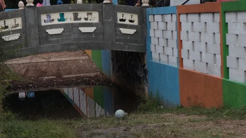 People cross the bridge Video stock 118501337