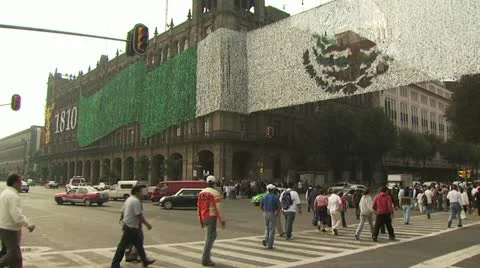 People Crossing Intersection in the Plaza de la Constitucion in Mexico City Video stock 19293487