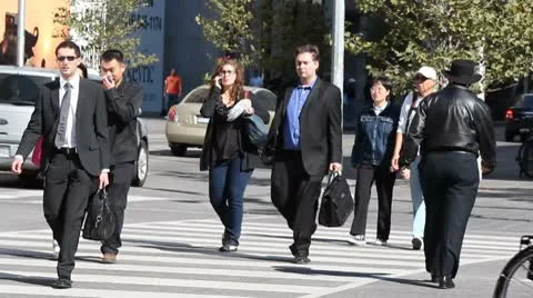 People Crossing Steet2 動画素材 8845986