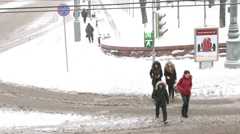 People crossing street Stock Footage 47014366