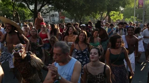 People Dancing and Having Fun Street Carnival Parade - Rio de Janeiro - Brazil Stock-Footage 47303982