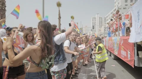 People with  dancing on the beach during Annual Pride Parade, Tel Aviv Vídeo Stock 67417982