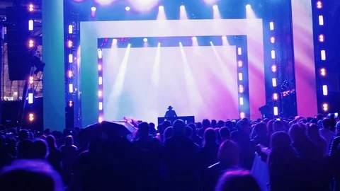 People dancing in a disco raised their hands up 스톡 동영상 121751090