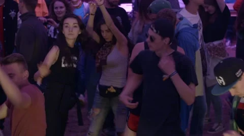 People dancing 库存影片 65225560