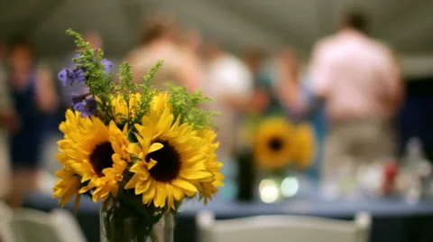 People Dancing out of Focus 動画素材 32420142