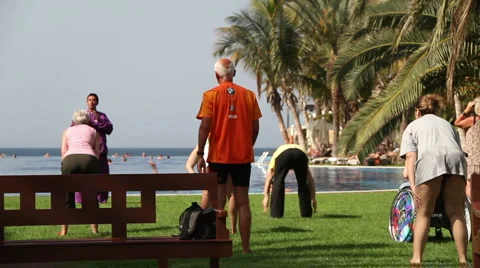 People doing a Thai Chi workout Stock-Footage 6964107