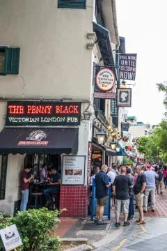 People drinking in pubs Stock-Fotos