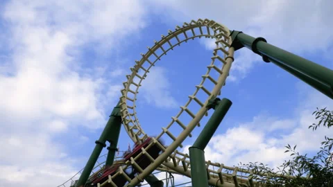 People enjoying The Python rollercoaster attraction in the Efteling 스톡 동영상 282914337
