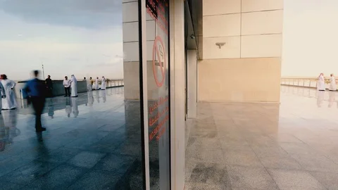 People entering to event hall riyadh suadi arabia daytime 4k timelapse 2 Stockbeeldmateriaal 112886598