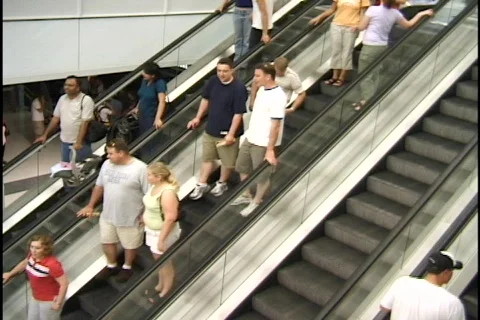 People on Escalator 1 库存影片 298129
