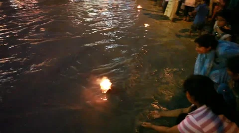 People floating candles at River Ganges Stock Footage 45847643