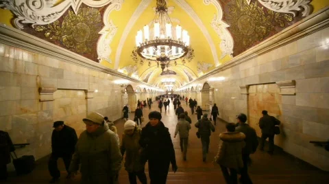 People go in different directions in Komsomolskaya station of Moscow subway, Stock Footage 772927