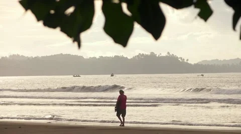 PEOPLE GOING TO THE BEACH Stock Footage 58285124