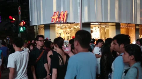 People at the H M store on Orchard Stock Video Pond5
