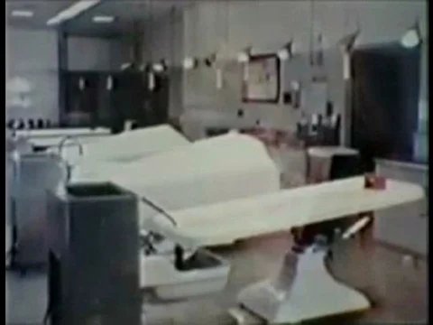 People have bad LSD trips in the 1960s. Vidéo 75314089