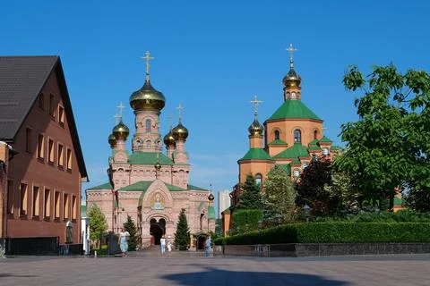 People in Holy Intercession Monastery, Goloseevsky Hermitage, Kyiv, Ukraine Foto stock